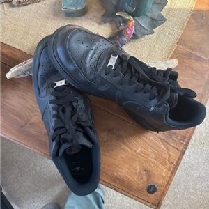 Nike Black Men's Sneakers -all leather shoe size 11.